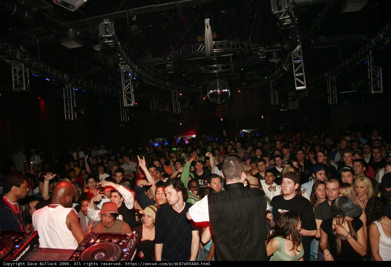Funktion Viram: A Night of Music and Lights