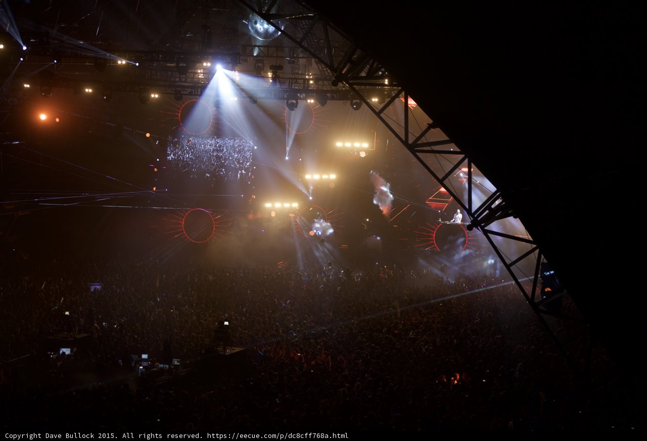 Electrifying light show at Coachella