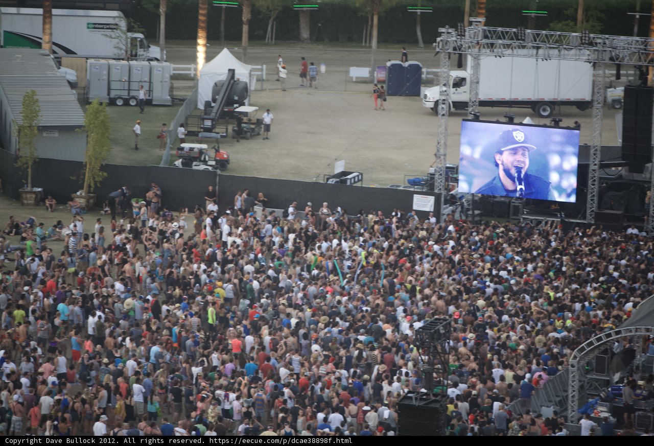 Coachella 2012: A Sea of Fans