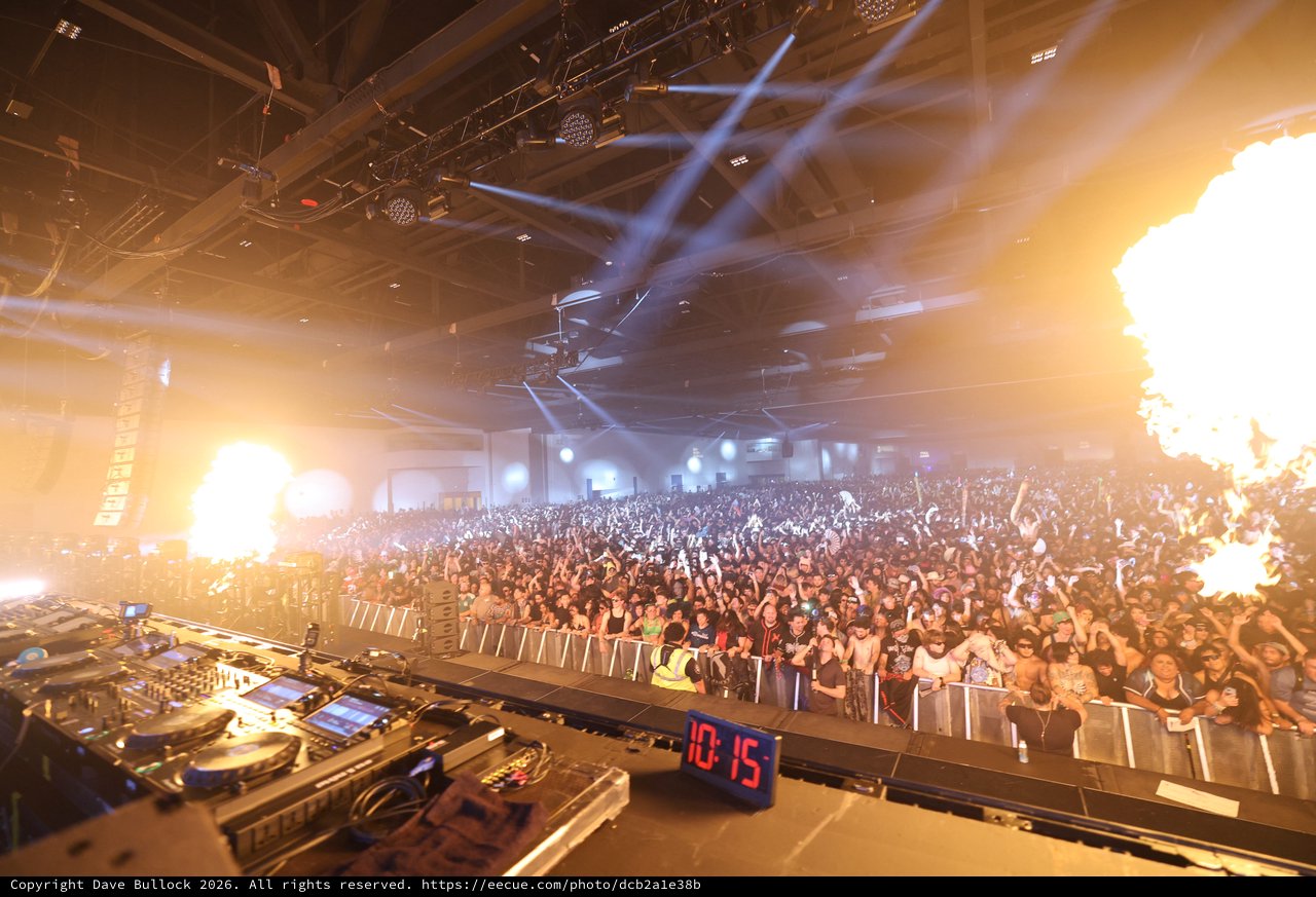 Massive Crowd Erupts at Wobbleland 2026 EDM Festival