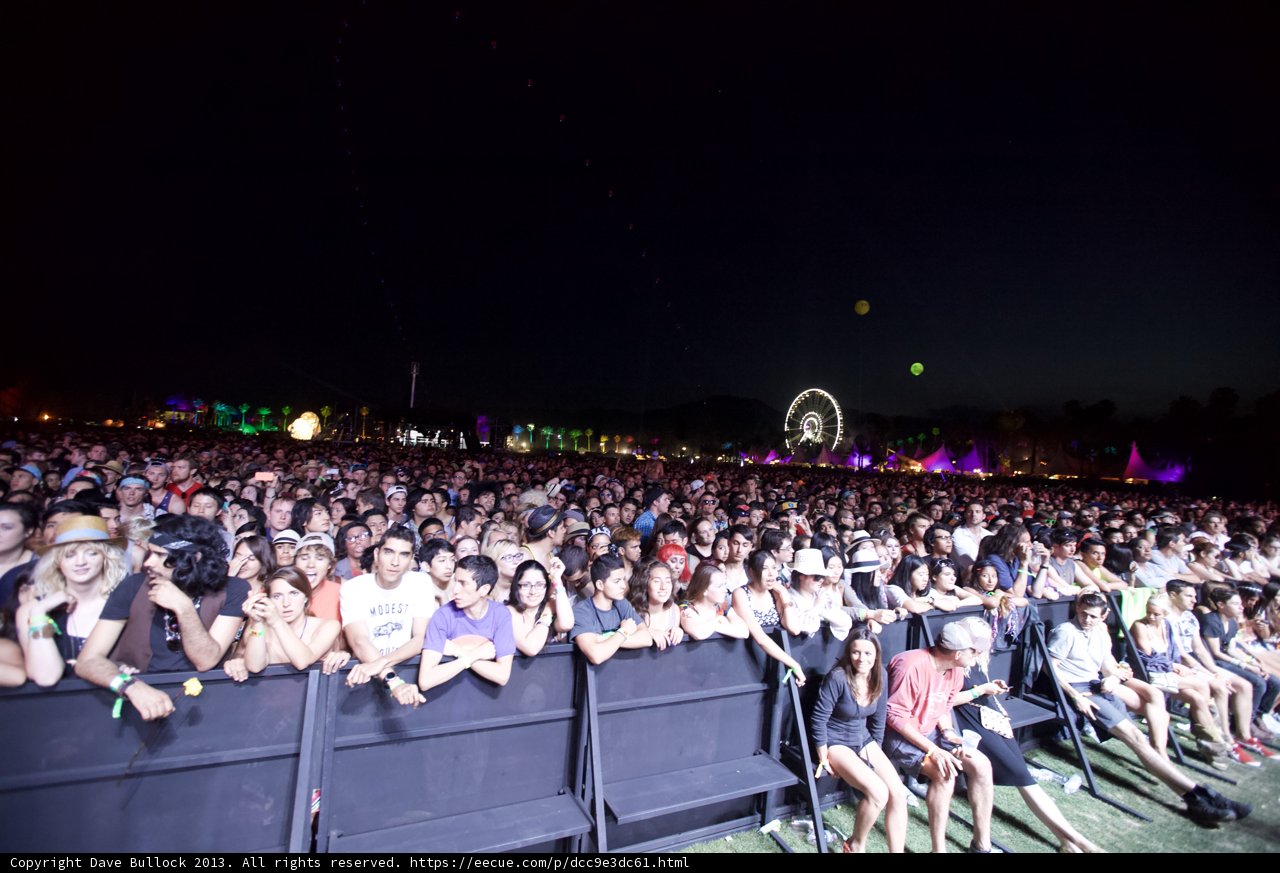 Coachella 2013: Nighttime Crowd