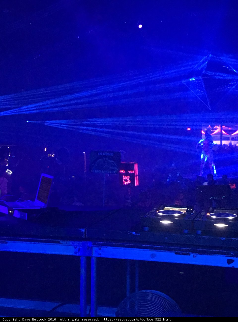 DJ light up the stage