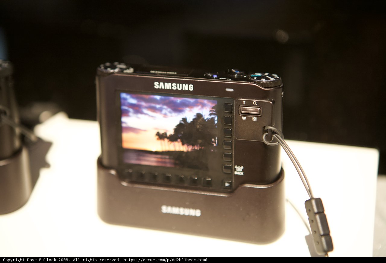 Samsung SX100 Digital Camera: The Perfect Electronic Device for Capturing Images