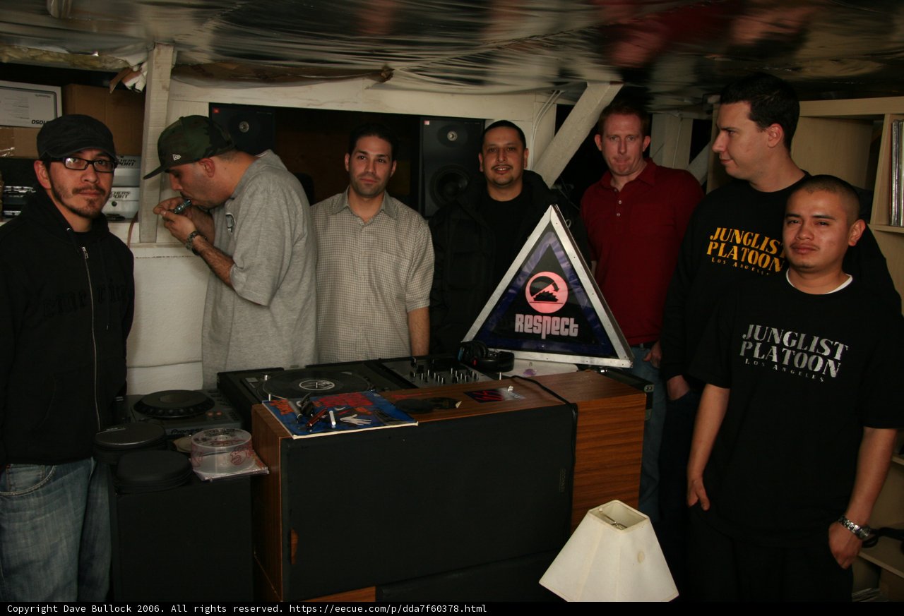 DJ Party at the Pub