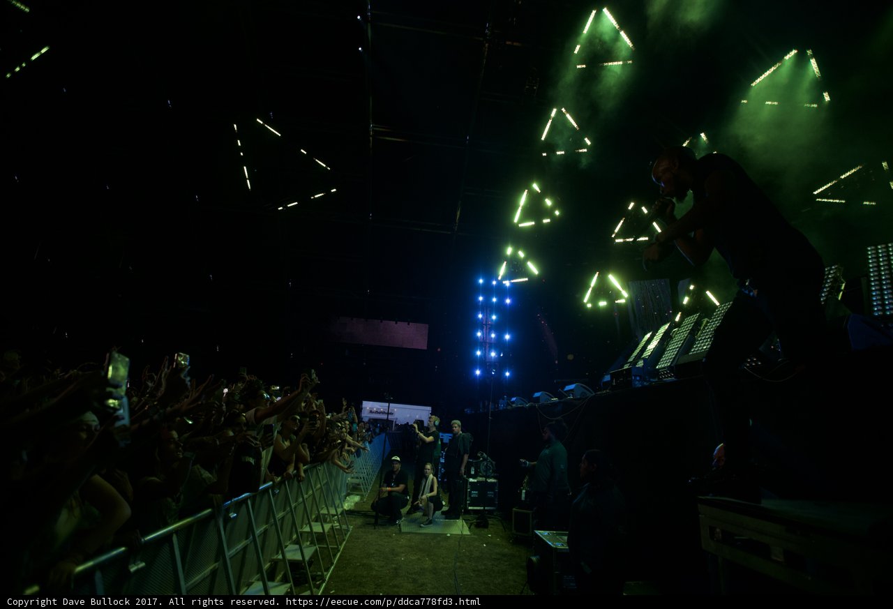 Green Spotlight Performance