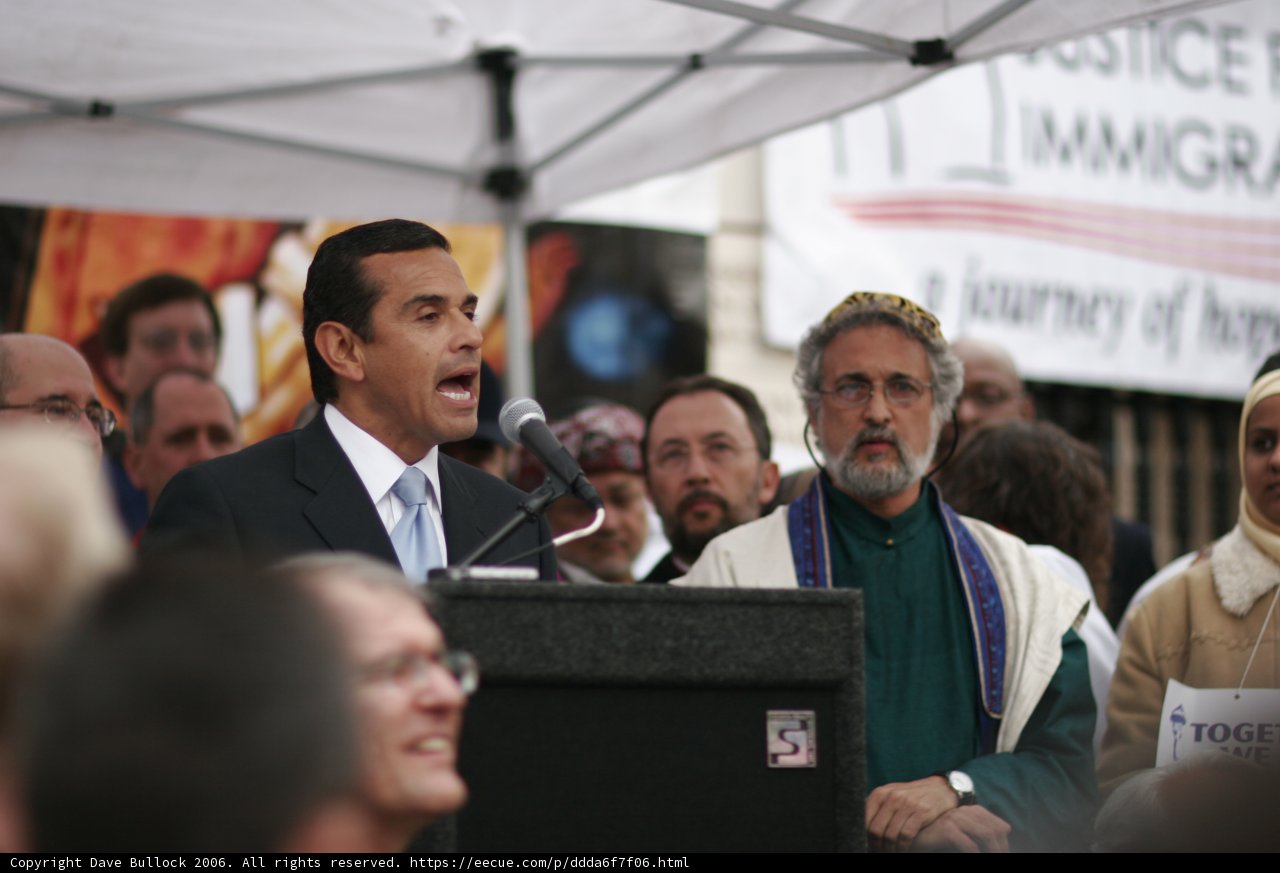 Antonio Villaraigosa speaks at a rally