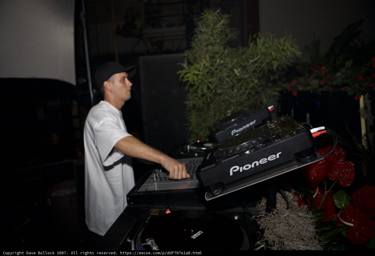 Grooving on the Turntables