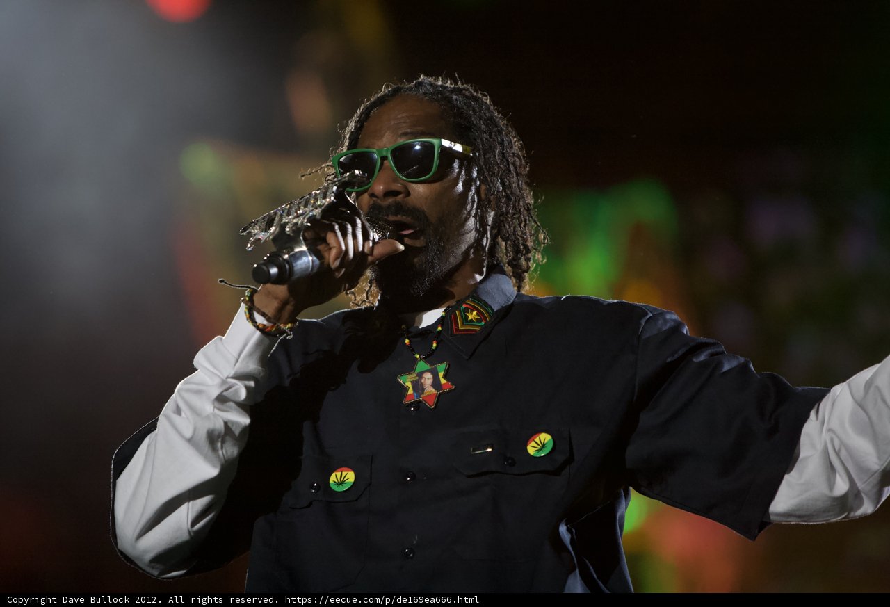 Snoop Dogg Drops the Mic at Coachella 2012