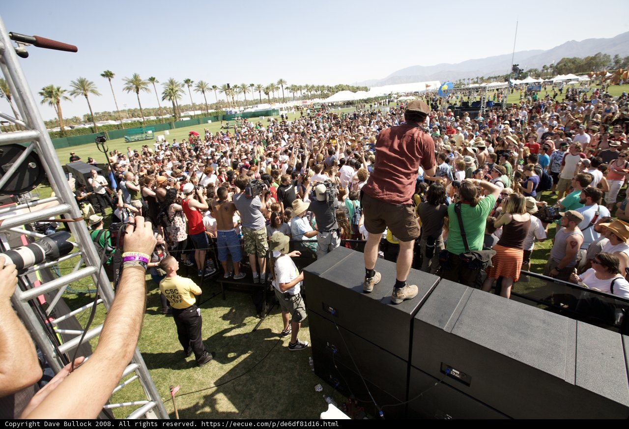 The 2008 Coachella Crowd Goes Wild