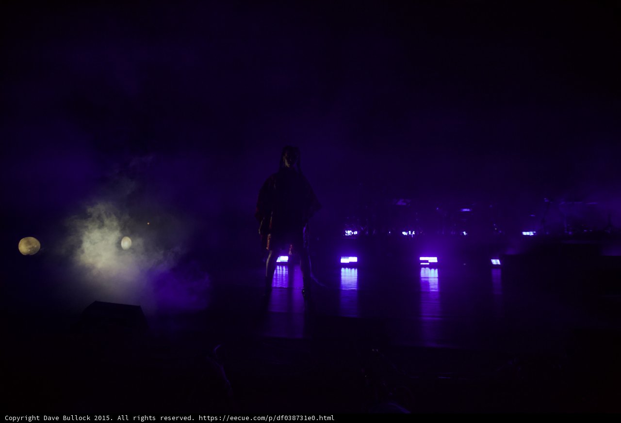 FKA twigs Wide Stage Purple Lighting Silhouette Red Kimono Microphone LED Lights Heavy Haze Moon