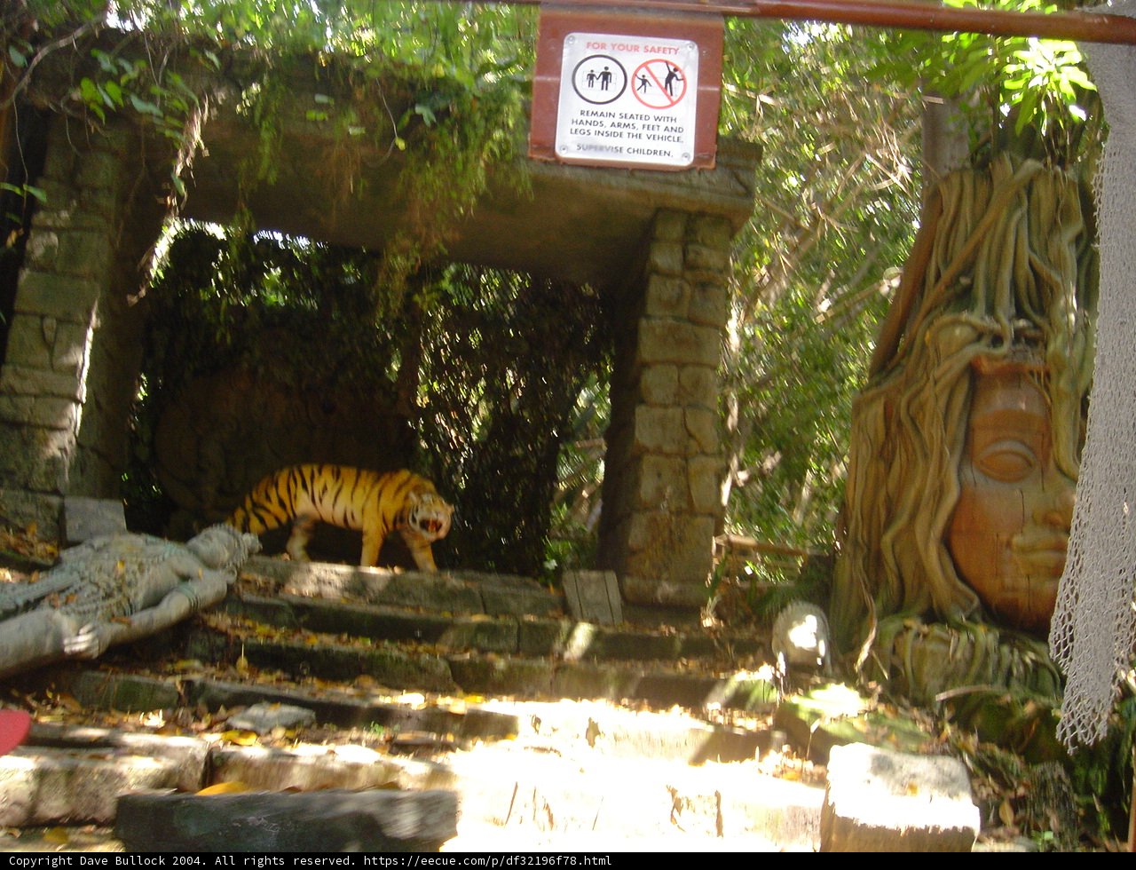 Majestic Tiger Statue in the Heart of the Jungle