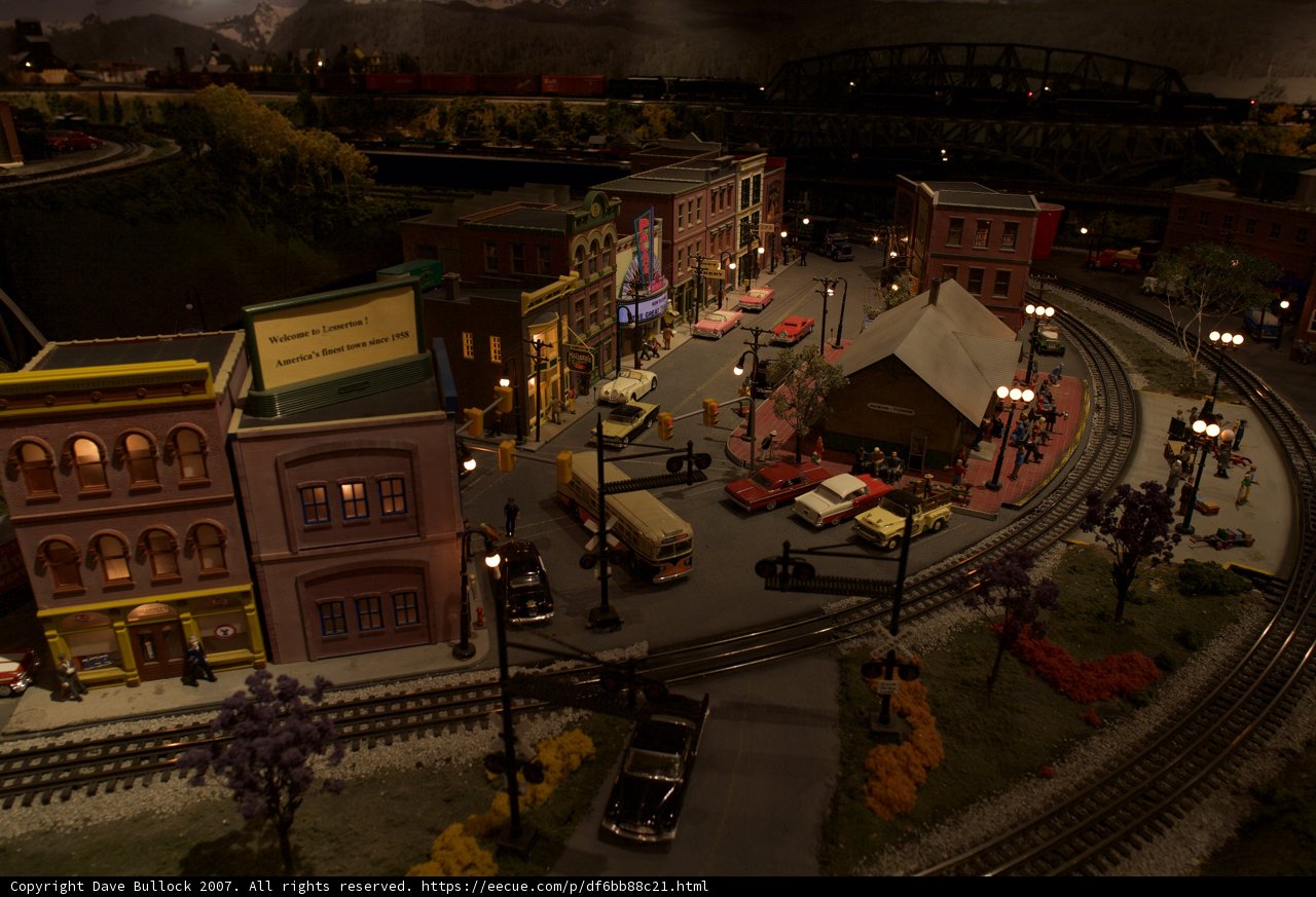 Metropolis on the Tracks