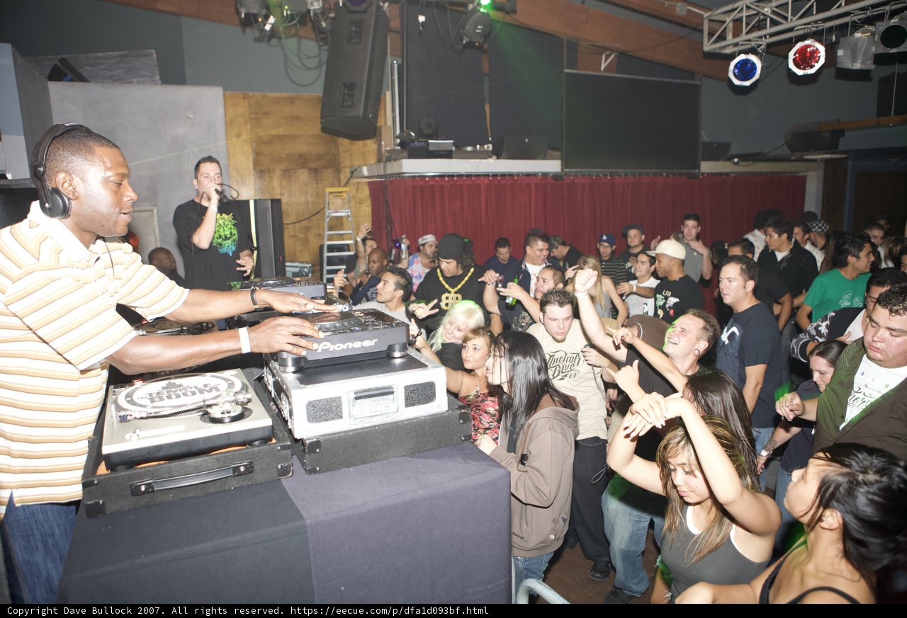 Kenny Ken rocks the House at Club Urban