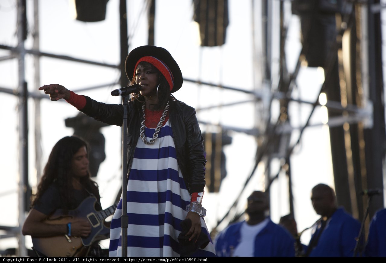 Lauryn Hill's Electrifying Solo Performance