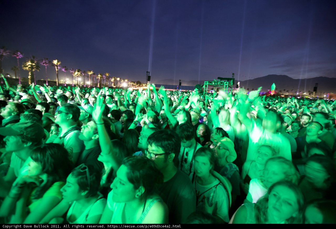 Green Lights and a Thrilling Concert Crowd