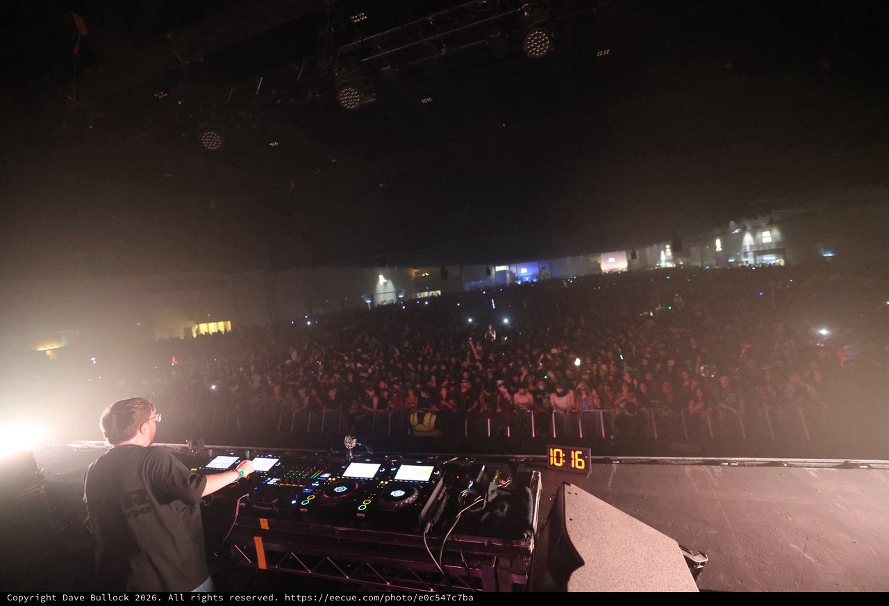 DJ Commands Massive Crowd at Wobbleland Festival 2026
