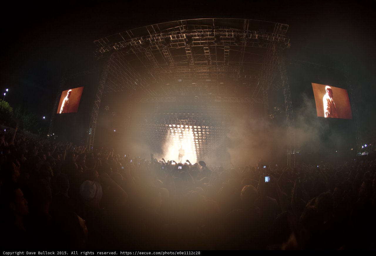Kanye Image Both Screens Wide