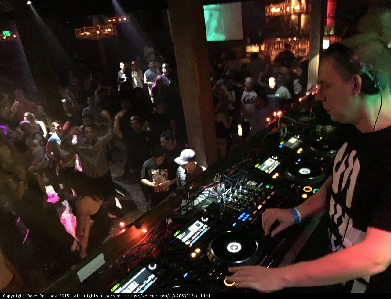 Mixing Beats at an Urban Club