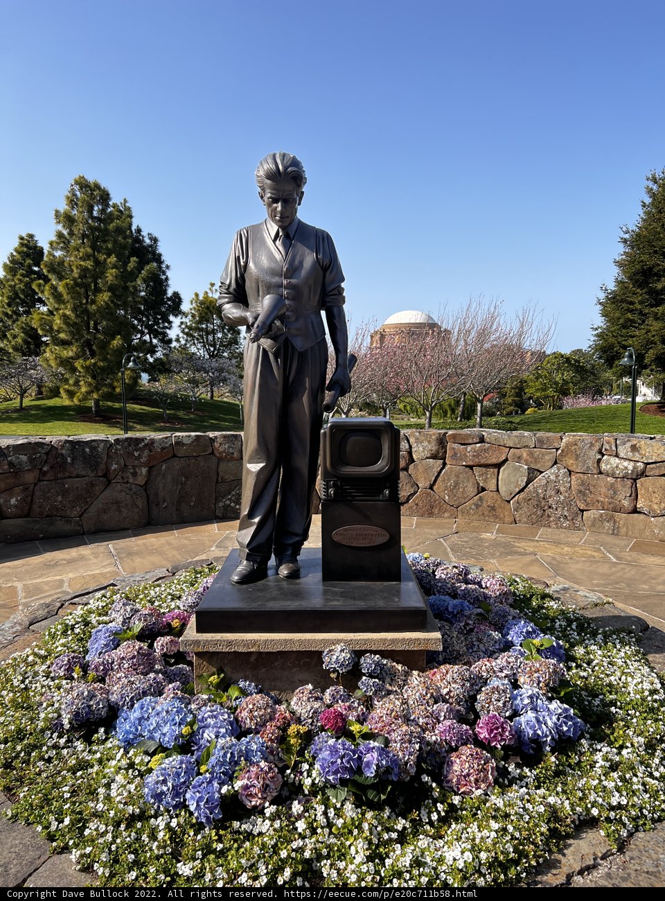 The Statue of the Traveler
