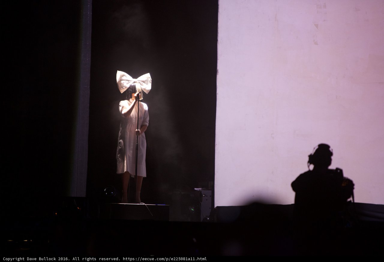 Bowing Down to the Stage