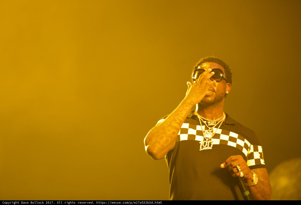 The Entertainer with the Microphone