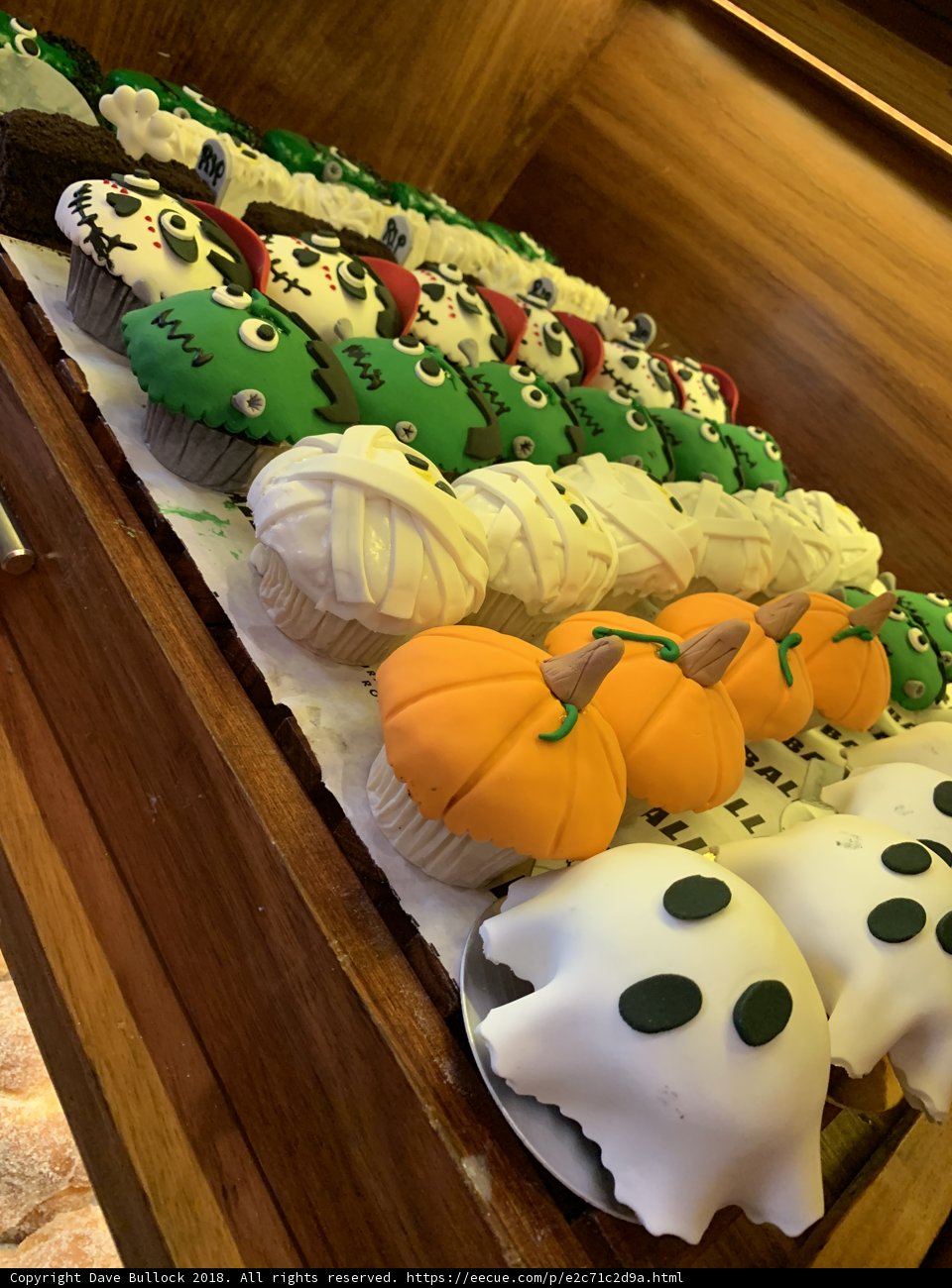 Spooky & Sweet Halloween Cupcakes