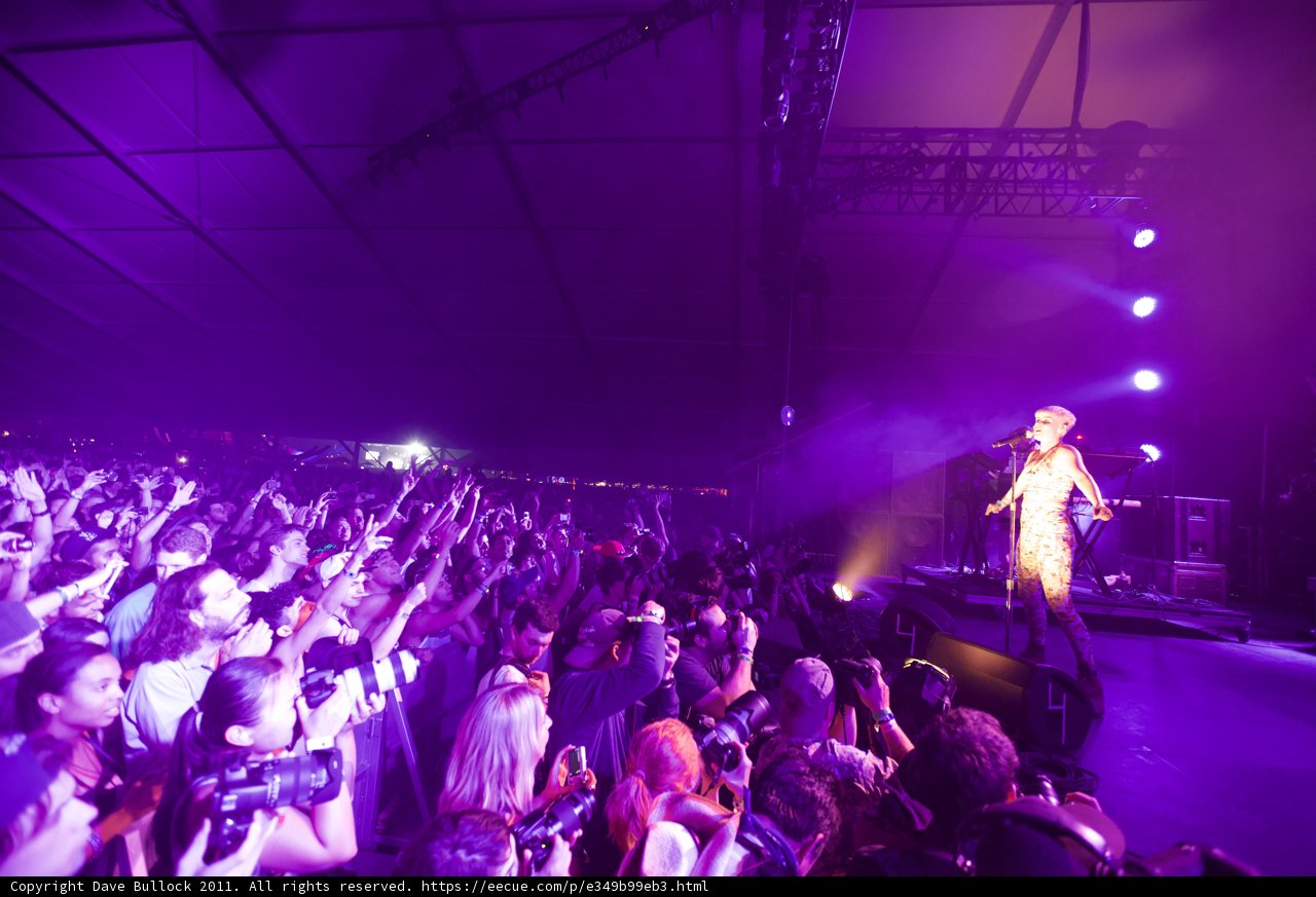 Energetic Entertainer lights up Coachella Concert