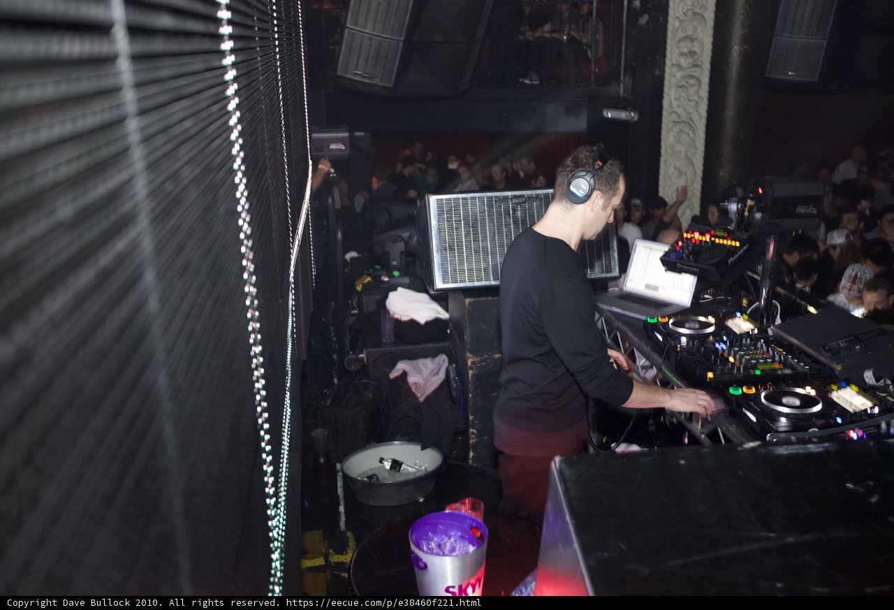 The Deejay's Groove