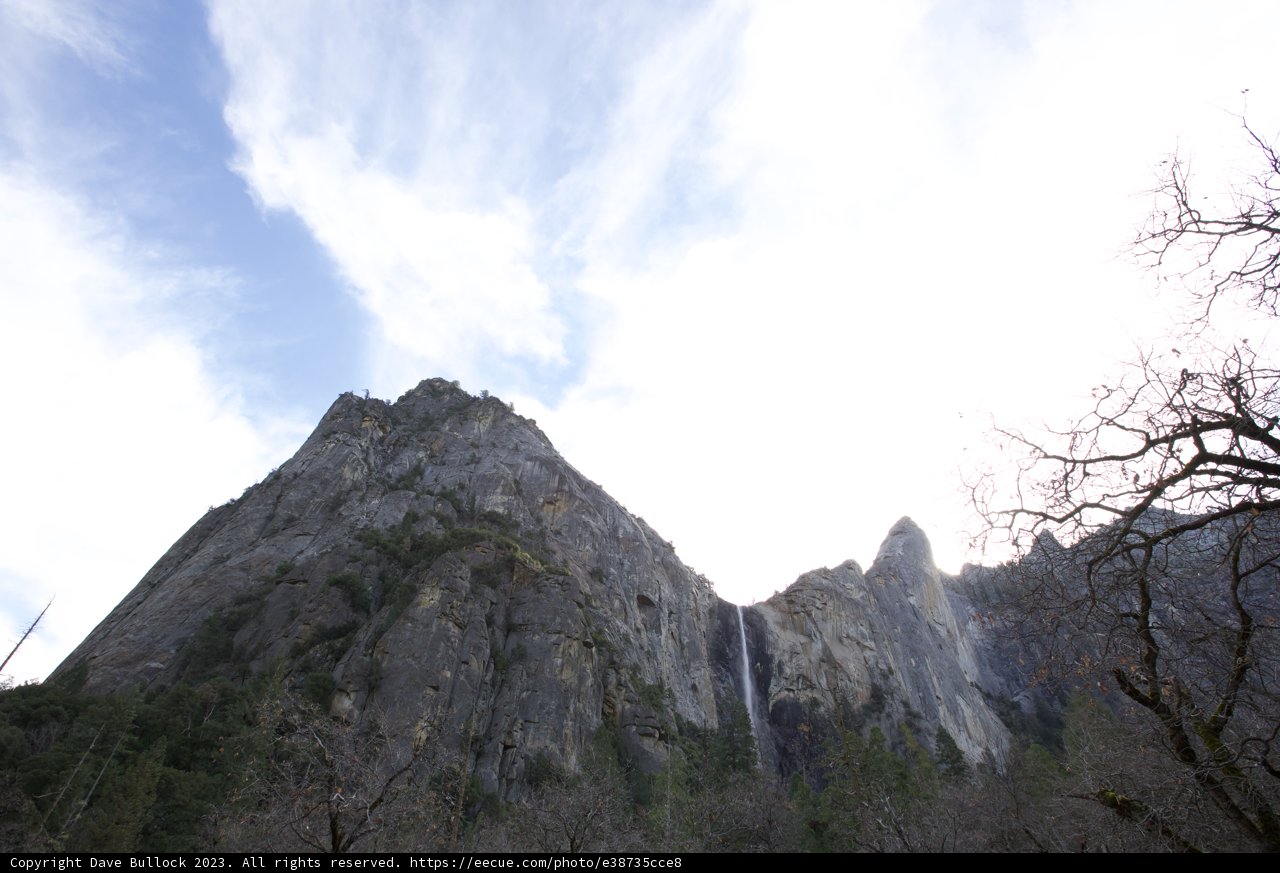 Yosemite's Majestic Mountainscape