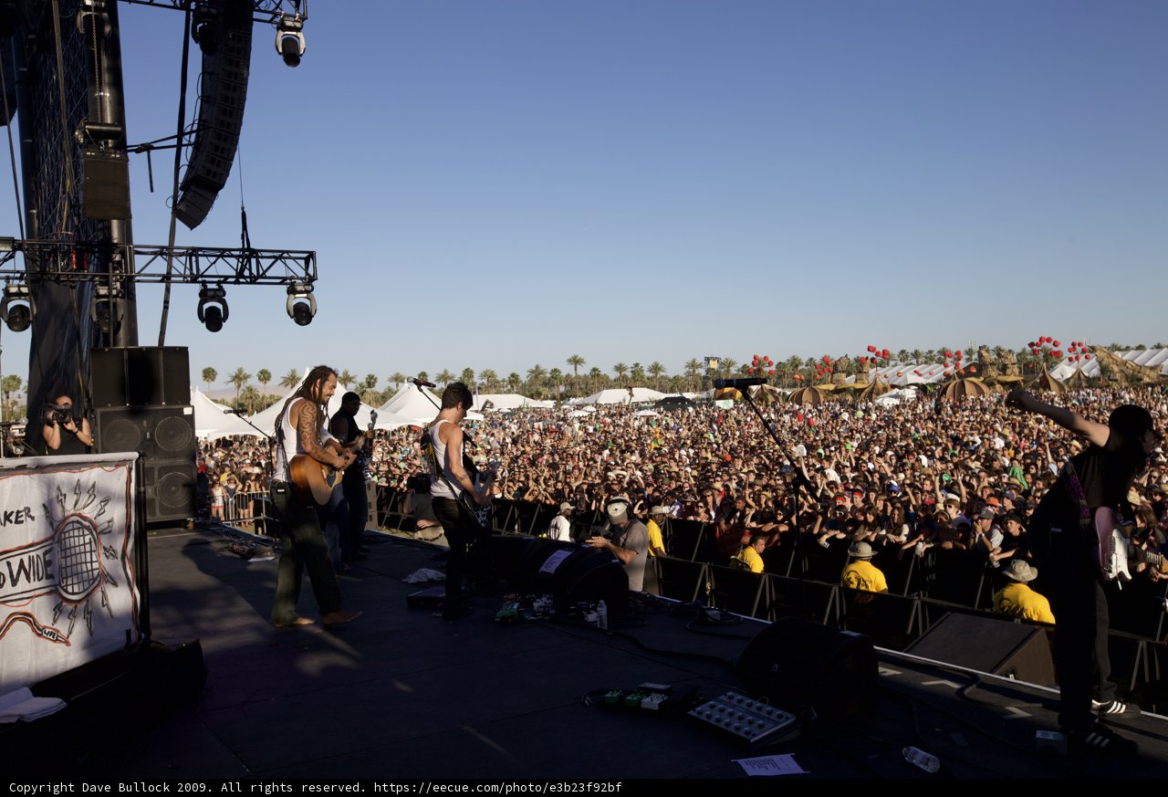 Electrifying Concert Experience at Coachella 2009