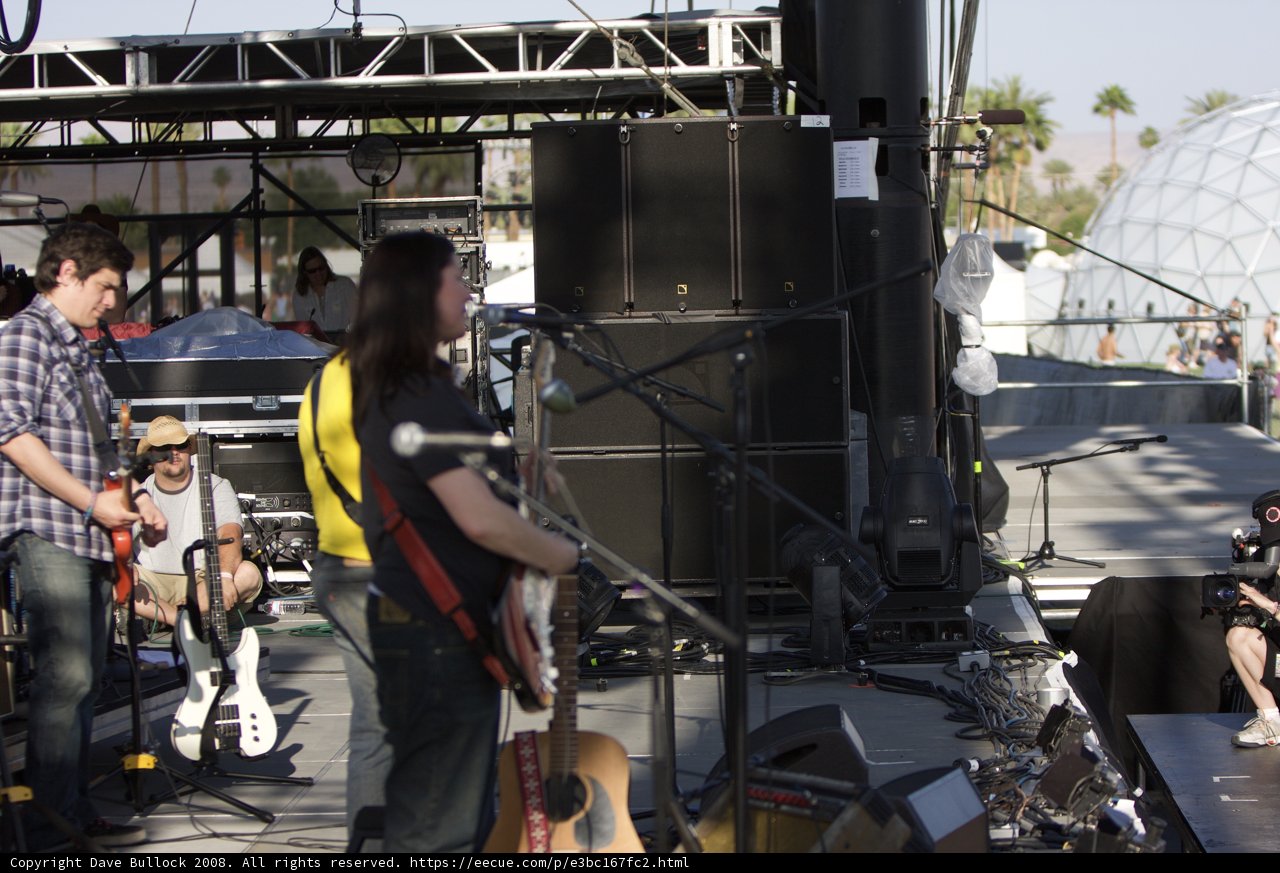Coachella Crowds Groove to Music