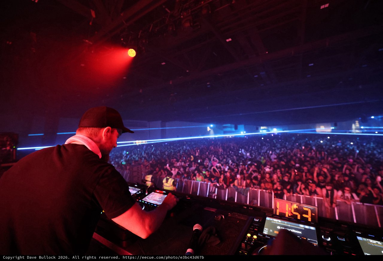 DJ Commands Massive Crowd at Wobbleland Festival 2026