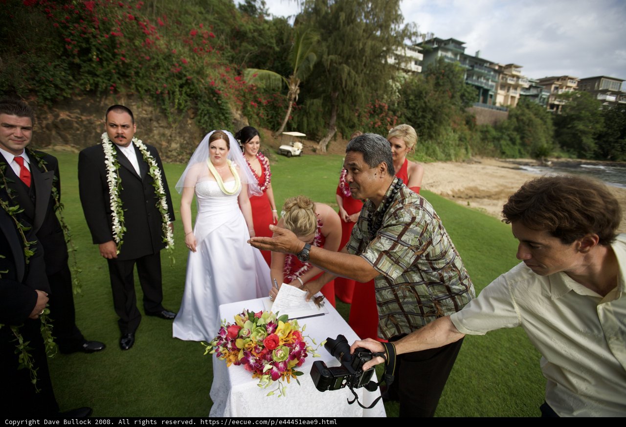 The Sweet Wedding Cake Moment