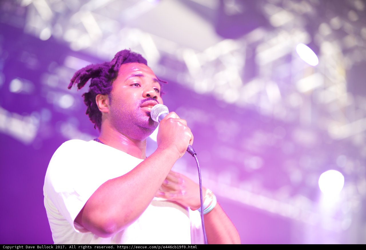 Sampha's Soulful Solo Performance