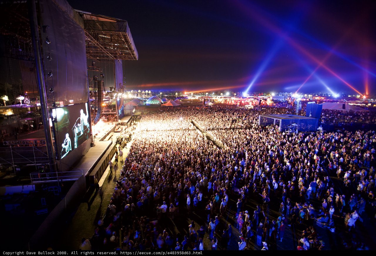 Coachella 2008: Lighting up the Crowd