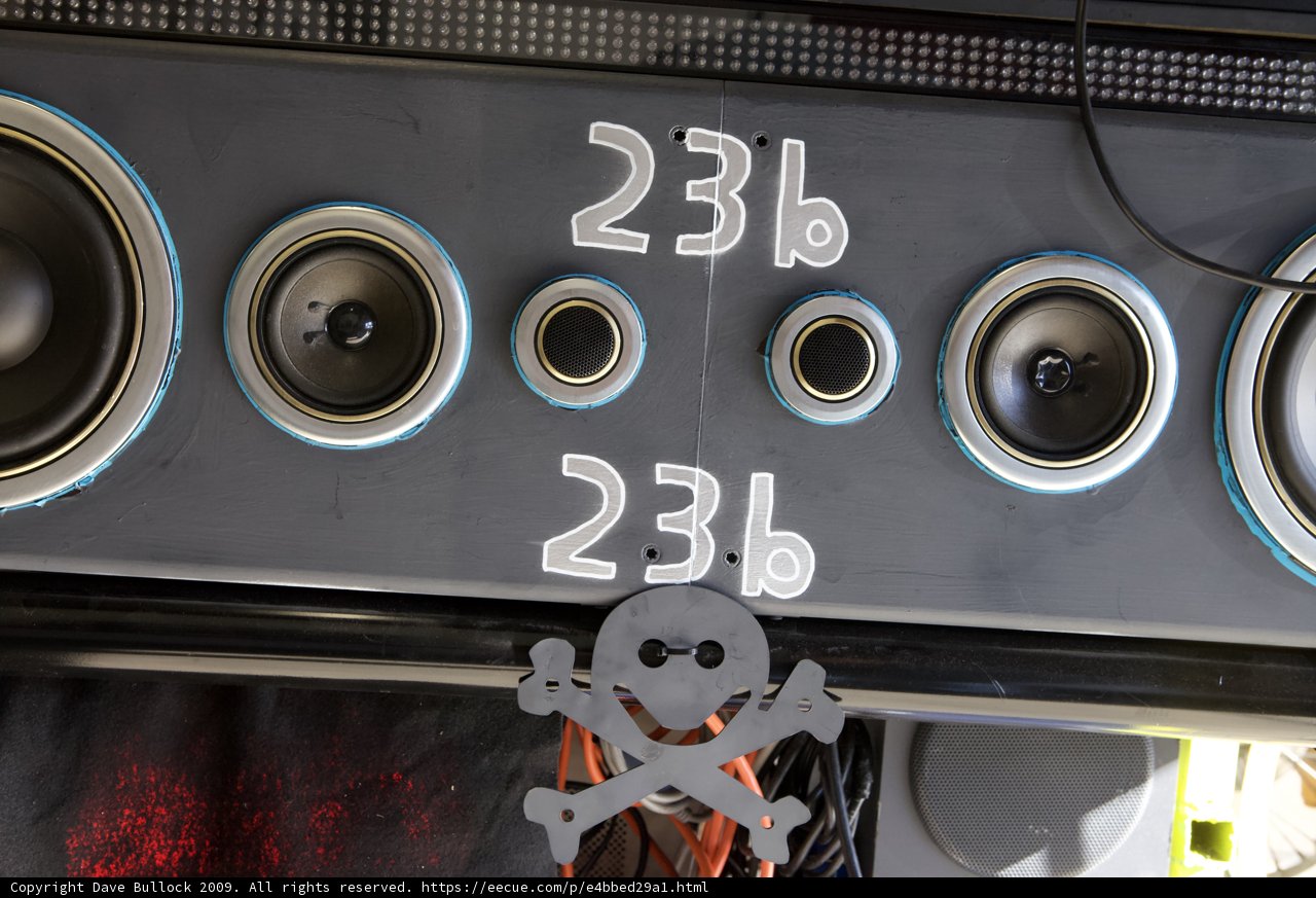 Skull Speaker Rocks the Car