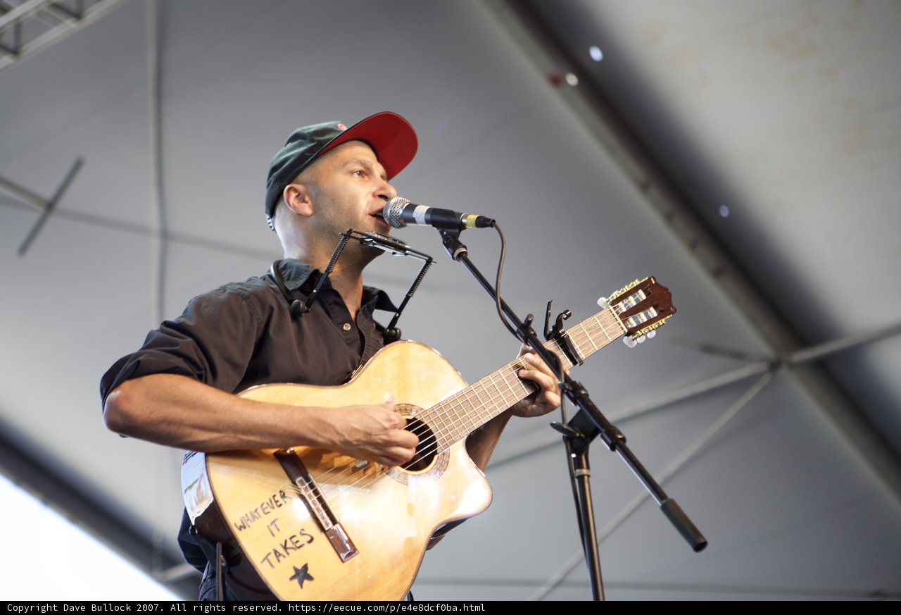 Tom Morello rocks the crowd with his guitar and microphone at Coachella 2007
