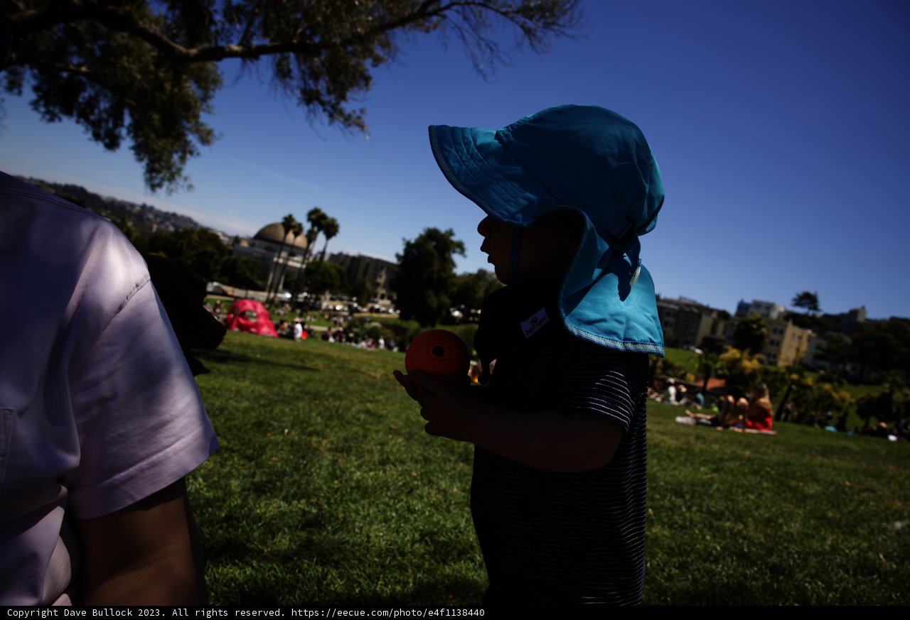 Summer Joy in Delores Park: A Moment of Pure Innocence