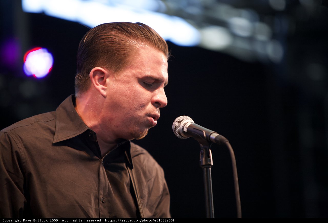Man serenades Coachella crowd with electrifying performance