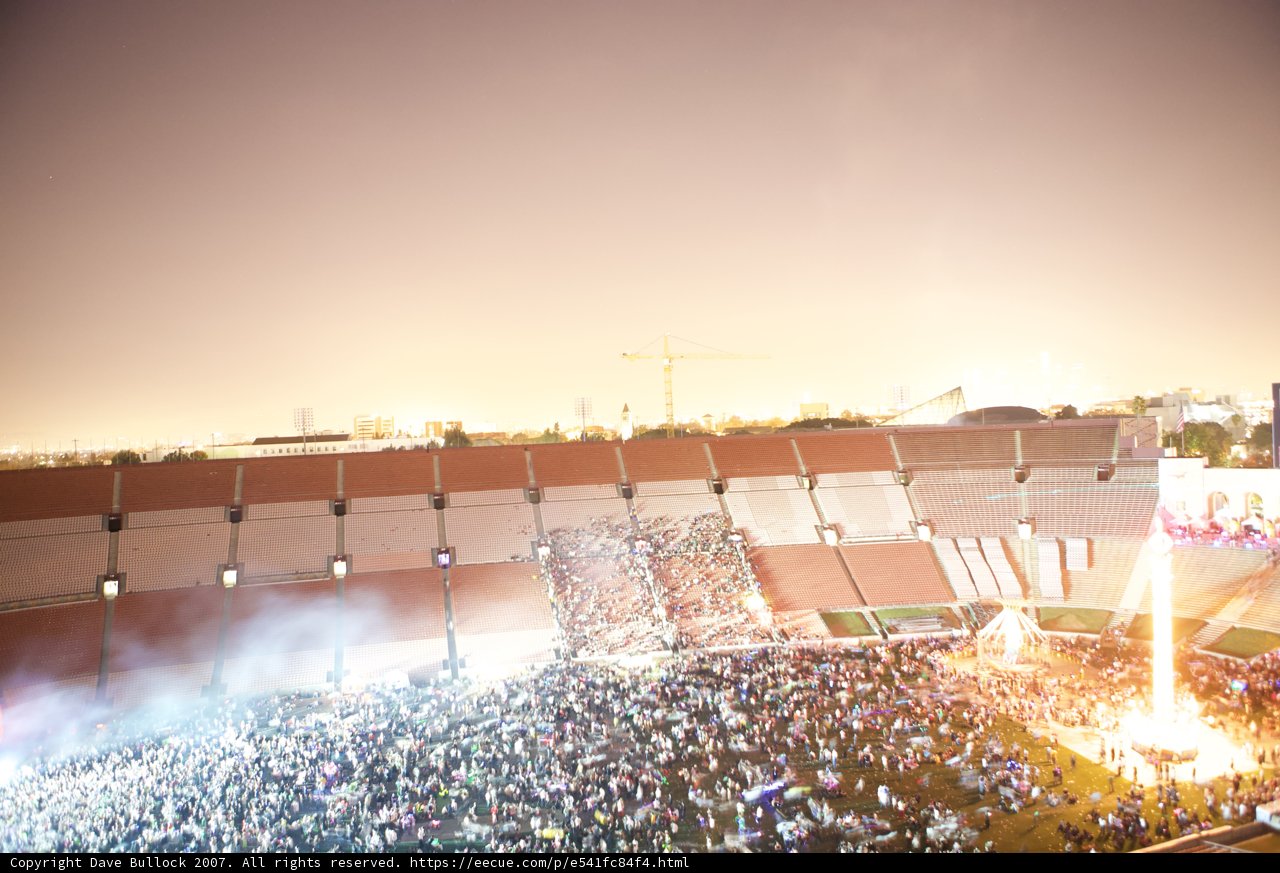 EDC 2007's Wild Crowd at the Stadium