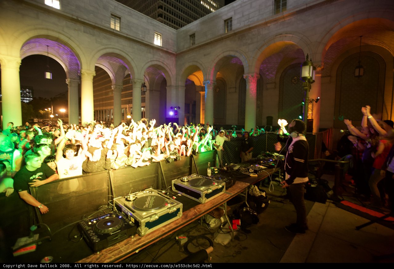 Detour Concert: Urban Nights with Heart-Pounding Music