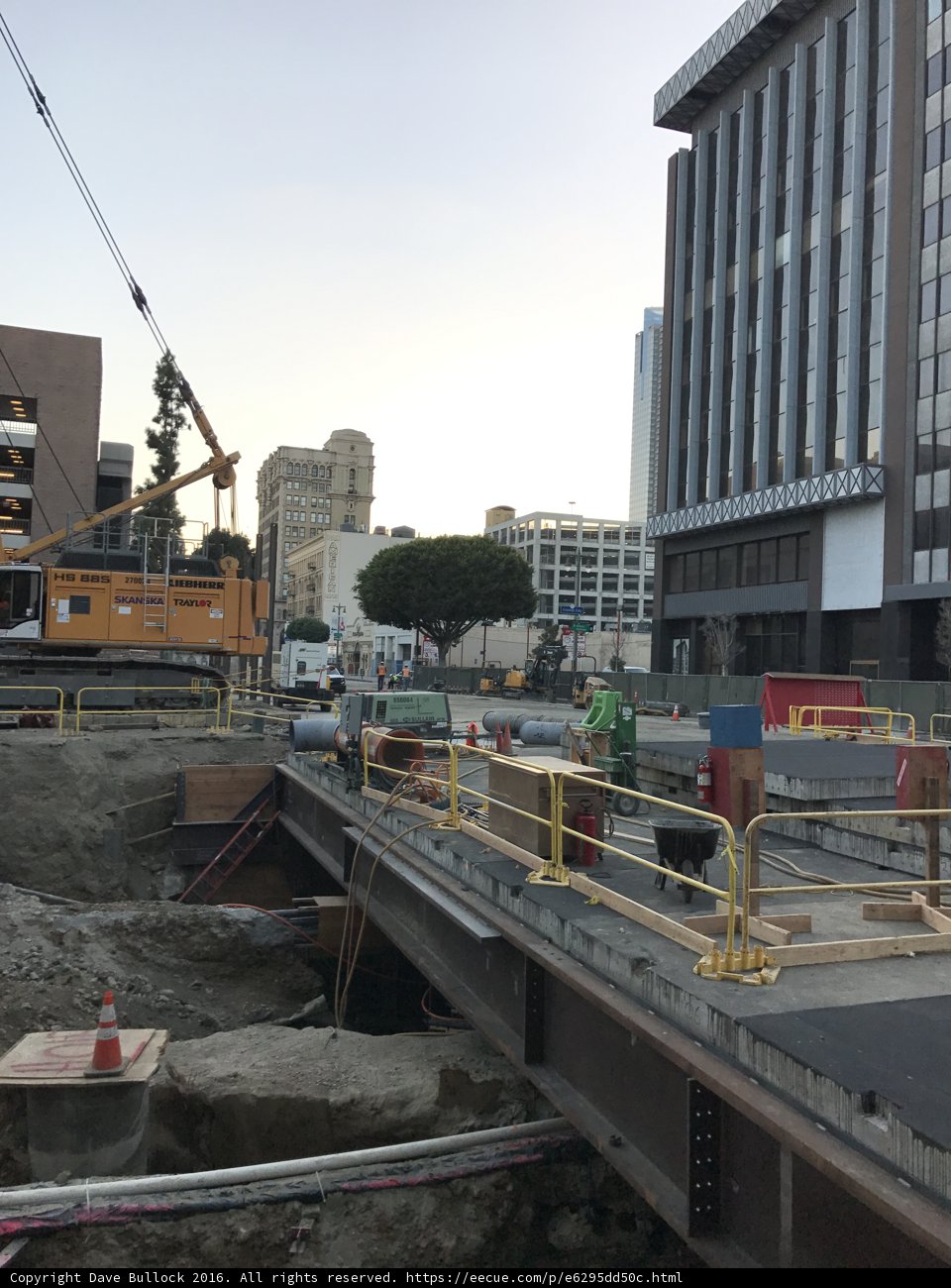 Building the Metropolis: Construction on the 101 Freeway Bridge