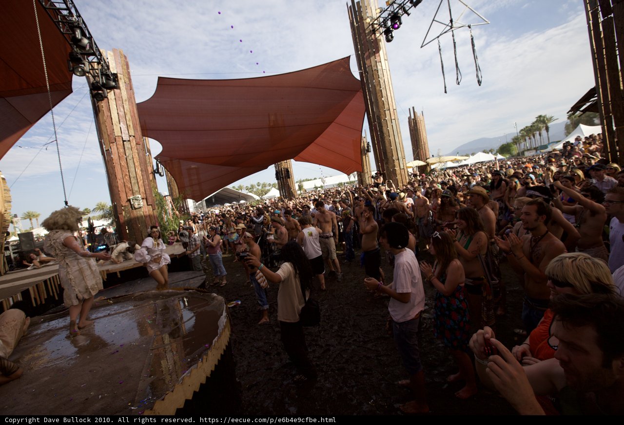 The Ultimate Festival Crowds at Coachella 2010