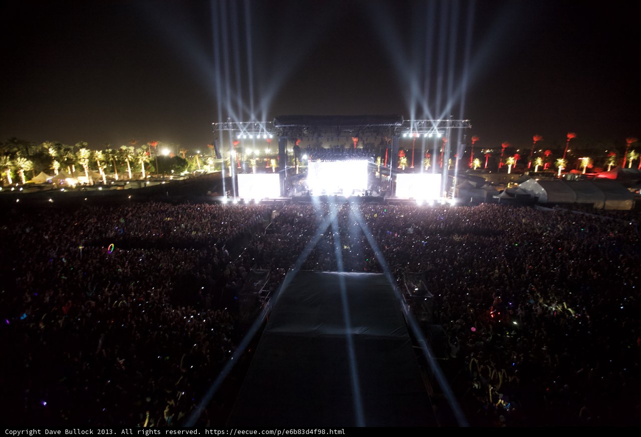 Brilliant Lights Illuminate Vivacious Crowd at Coachella
