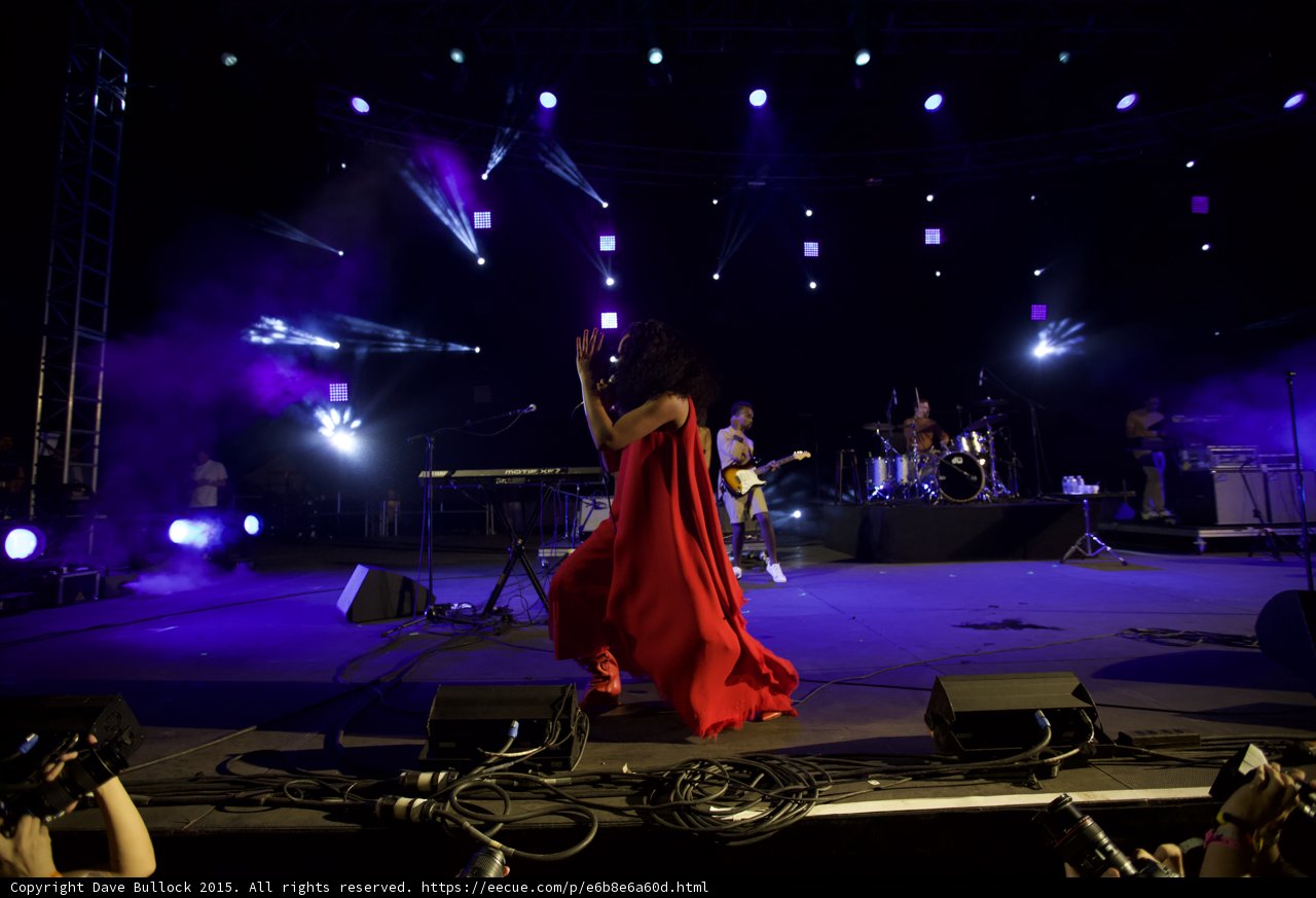 Solange Dramatic Dress Swirl Red Performance