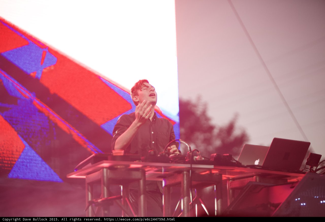 Flume Hand on Chest Feeling