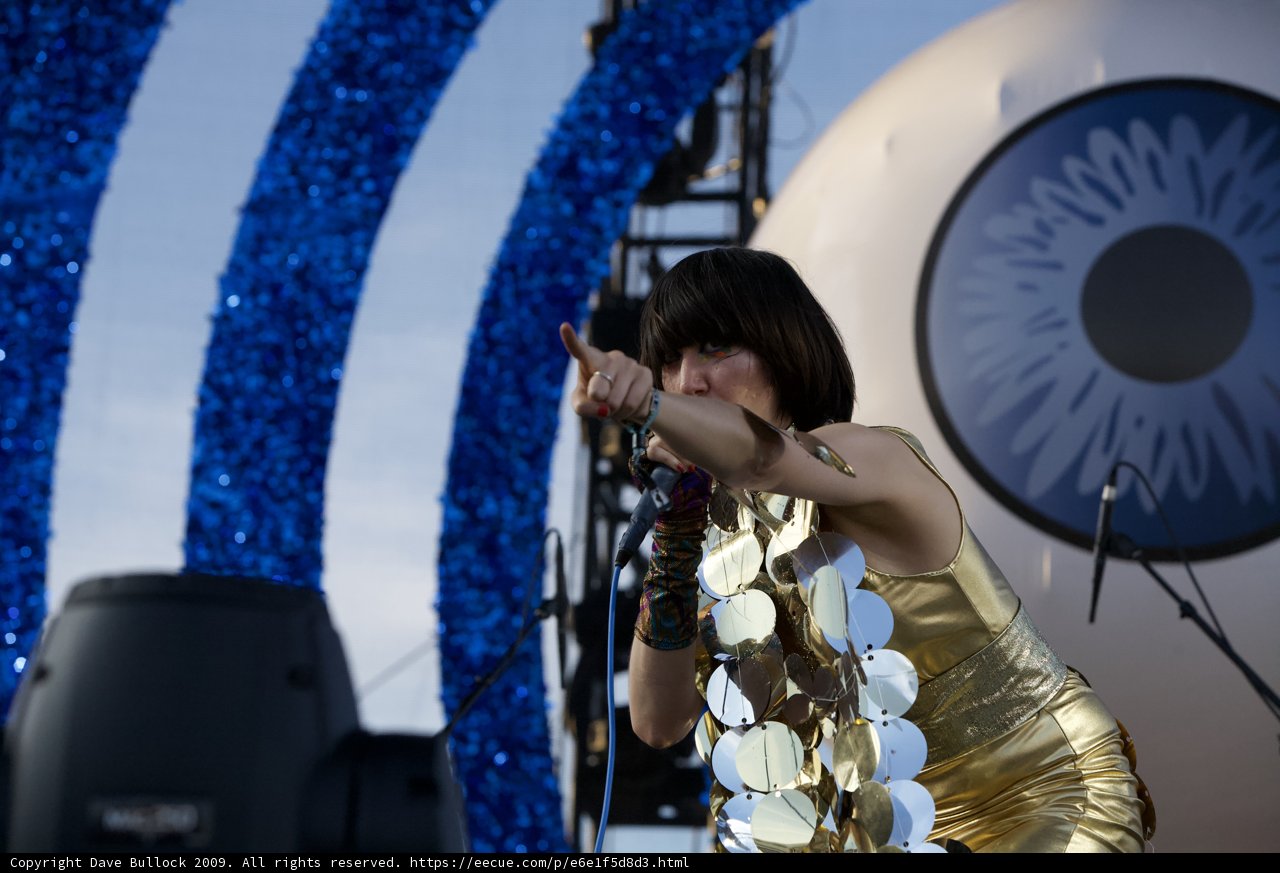 Karen Lee Orzolek commands the Coachella stage in a gold dress