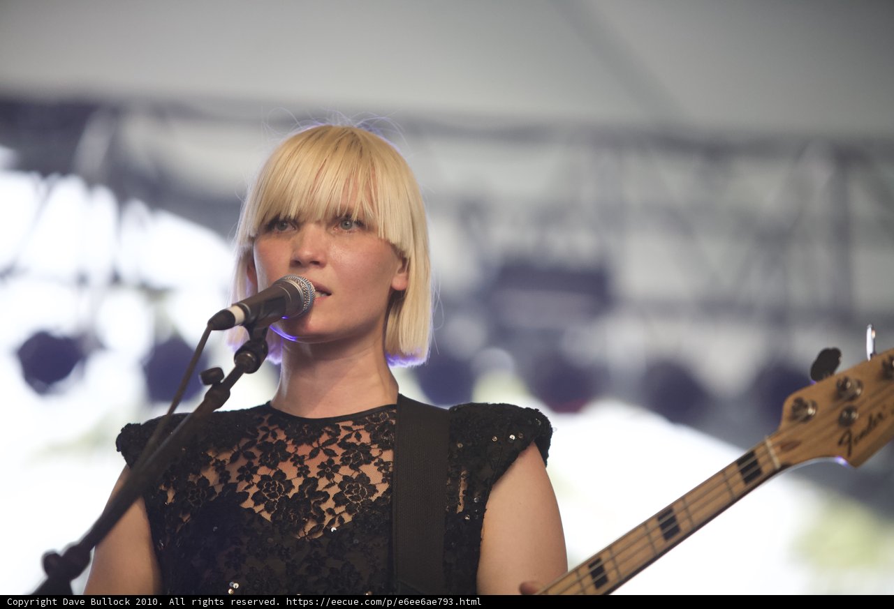 Sharin Foo Rocking Out on Bass Guitar at Coachella 2010