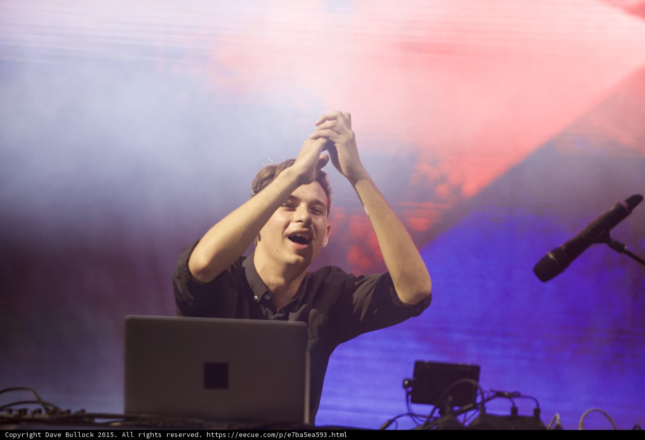Flume Hands Clasped Smiling Blue Red