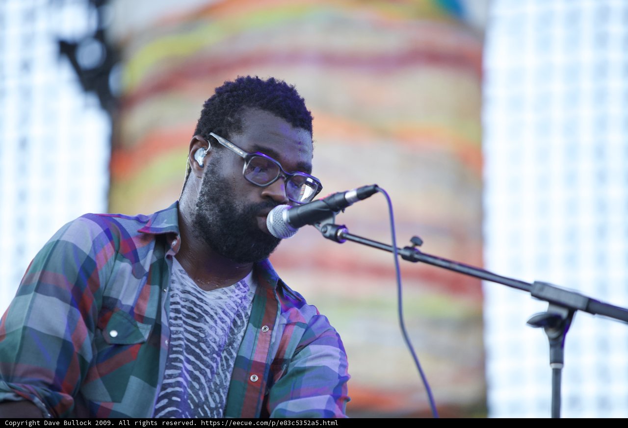 Tunde Adebimpe Plays Keyboard at Coachella 2009